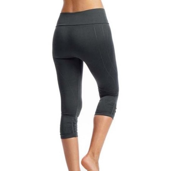 NUX Mesa Capri Purple Leggings. * Size Med * - Picture 6 of 7